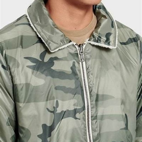 UGG - Mace Water Resistant Reversible Jacket/ New Size XL Stern on price. - Picture 3 of 4